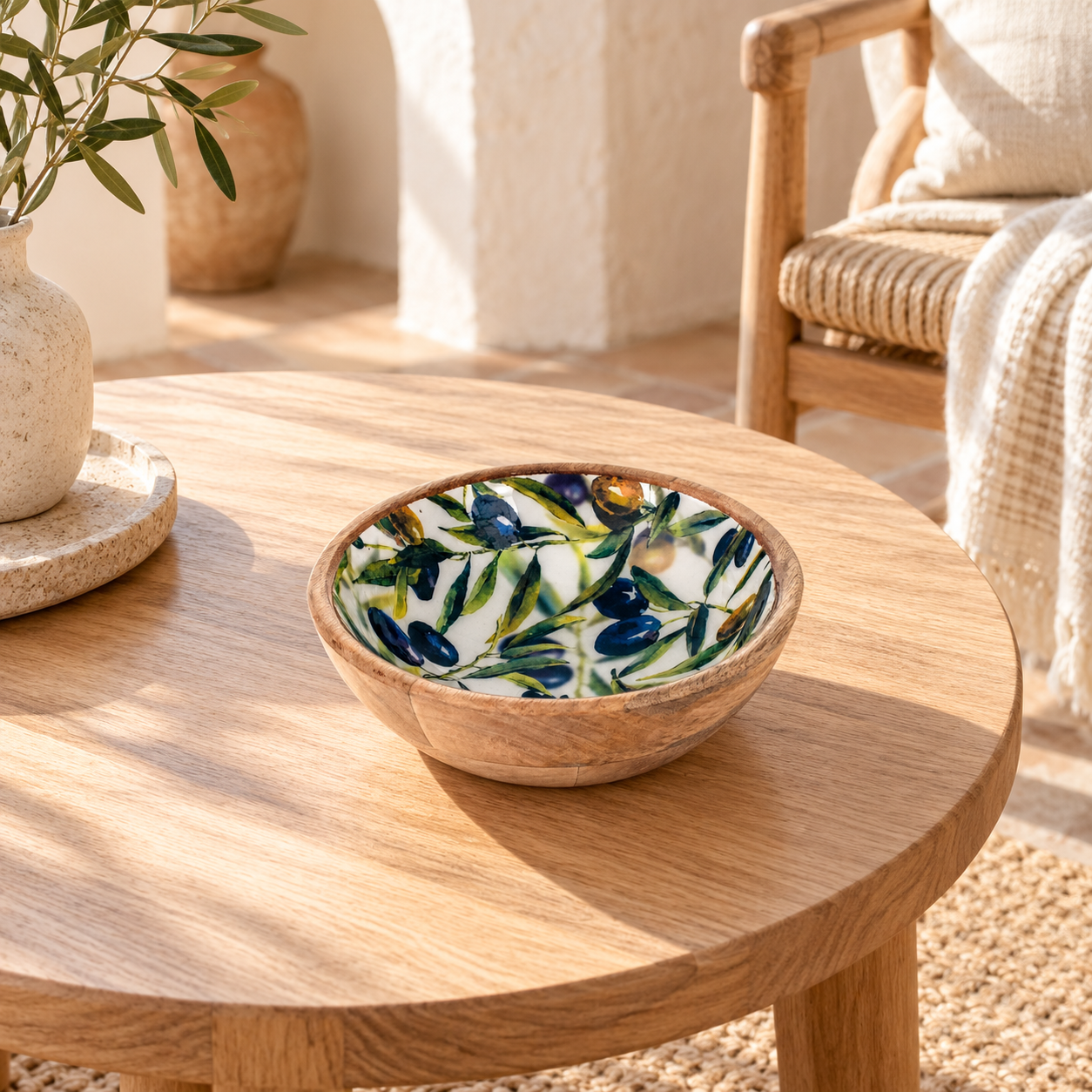Mangohouten kom met olijfmotief, item 25185, in a Mediterranean interior
