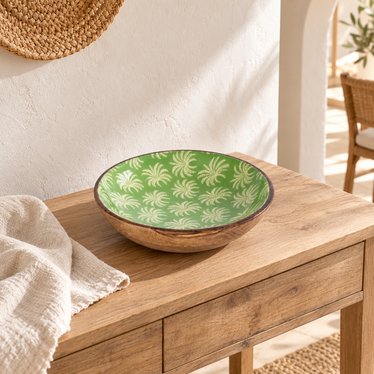 Kom met palmmotief 30 × 30 × 7 cm – 39000, item 39000, in a Mediterranean interior